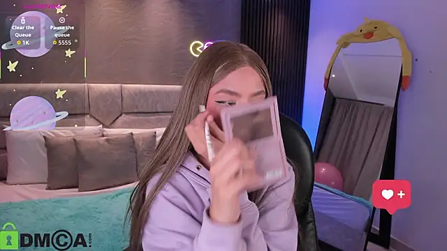 Arinextdoor's cam snapshot