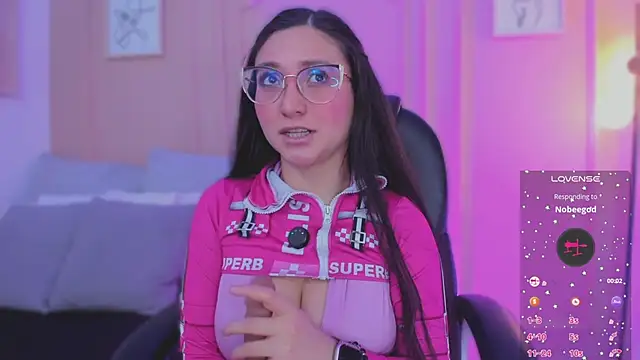 lucy_neil's cam snapshot