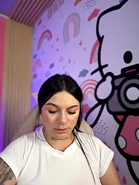 Megaan__More's cam snapshot