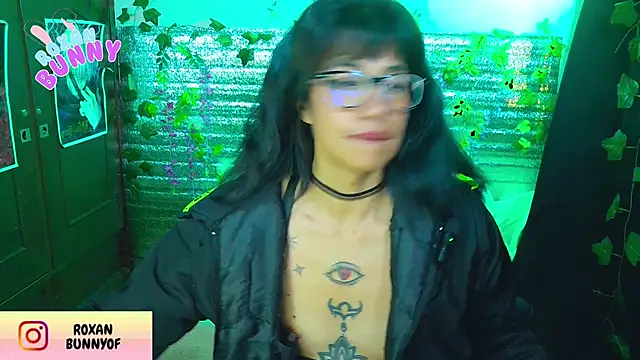 Roxanbunny1's cam snapshot