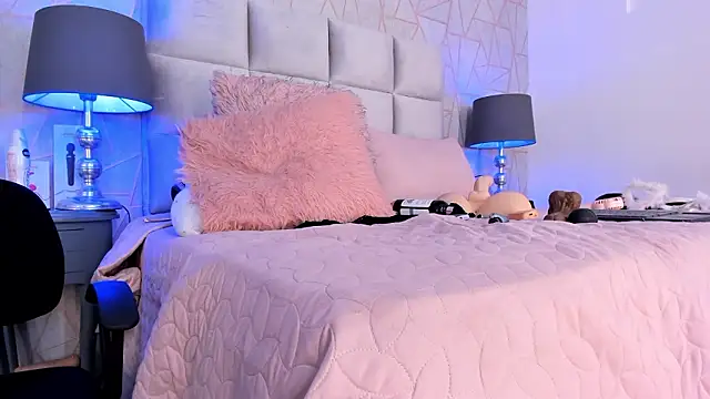 Yara_Bliss_'s cam snapshot