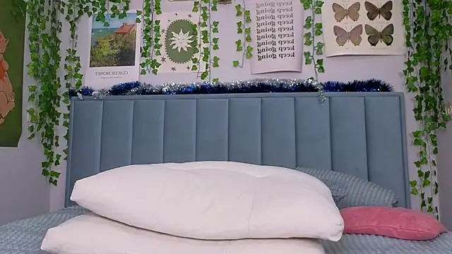 Fit_Brunette_'s cam snapshot