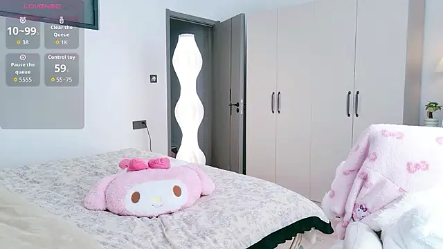 schoolgirl-nurse's cam snapshot