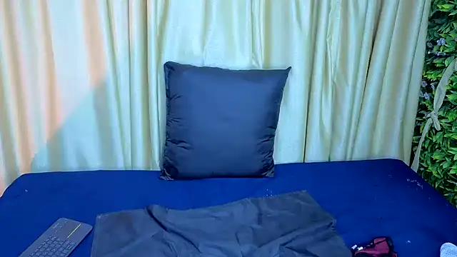 ahsly_Zam's cam snapshot