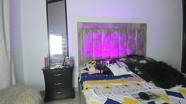 solesito_hotx's cam snapshot