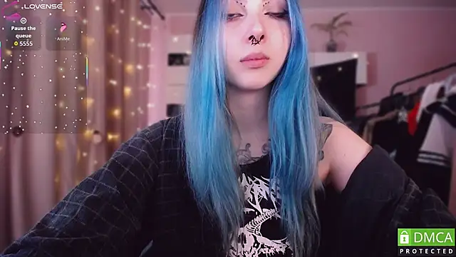 JustMeowGirl live sex cam