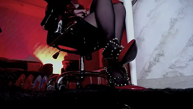 FinDomGod's cam snapshot