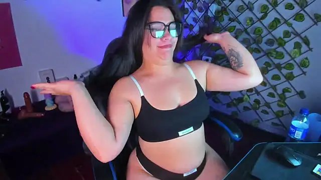 Amy_hoy69's cam snapshot