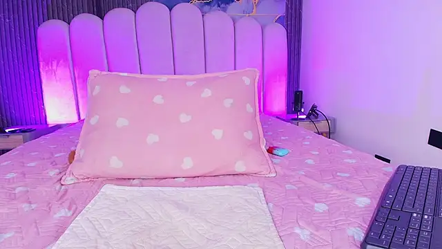 abbyrouss_'s cam snapshot