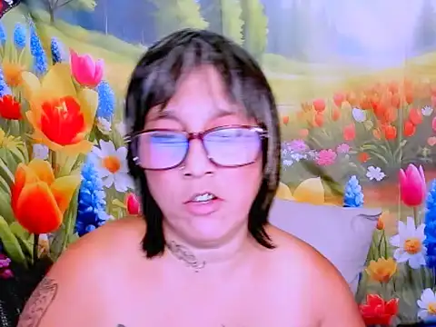 indianroxy's cam snapshot