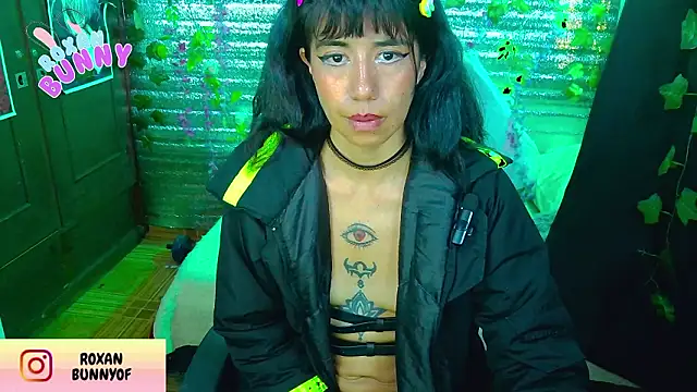 Roxanbunny1's cam snapshot