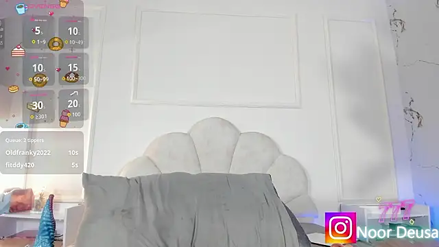 Candaceoweens's cam snapshot