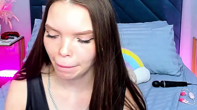 Curvy_Dynamite_'s cam snapshot