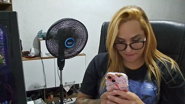 BABYKALLY_'s cam snapshot