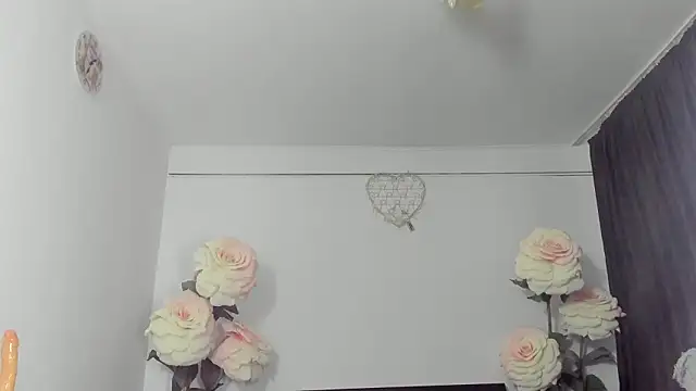 Naughtylov3's cam snapshot