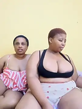 Prettyboobiesx's cam snapshot