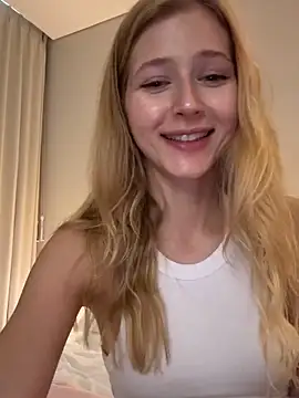 LunaRase's cam snapshot