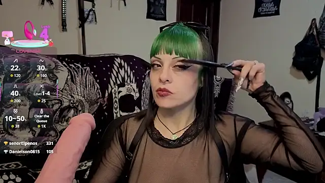 freyaa_sorcerees's cam snapshot