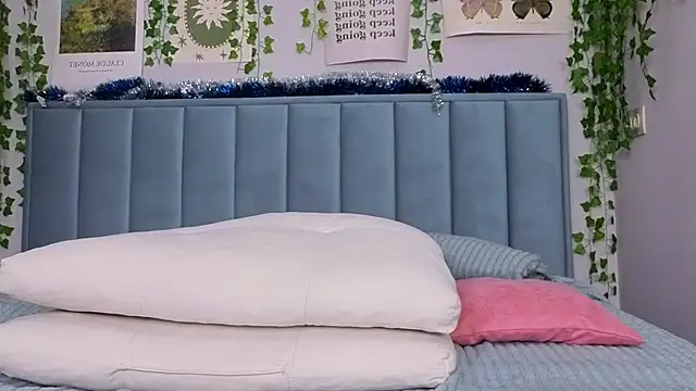 Fit_Brunette_'s cam snapshot