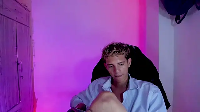 tylernova live sex cam