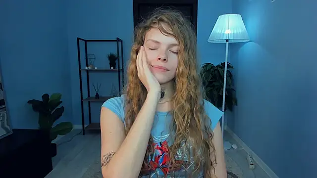 RayaNenlia's cam snapshot