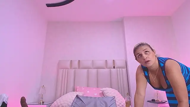 _carolina_fox's cam snapshot