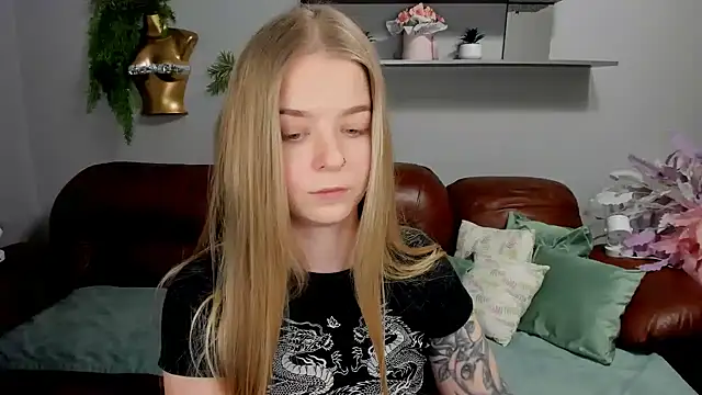 SirenaDoll's cam snapshot