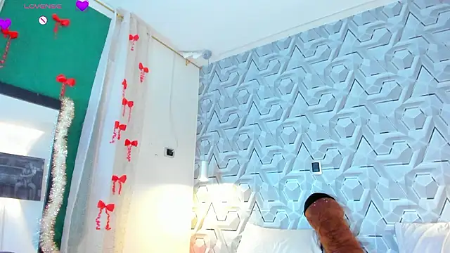 Sophiee_Hill's cam snapshot