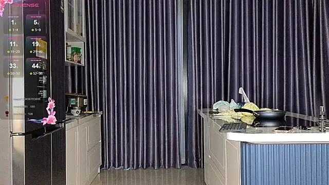 hot_ass_18's cam snapshot