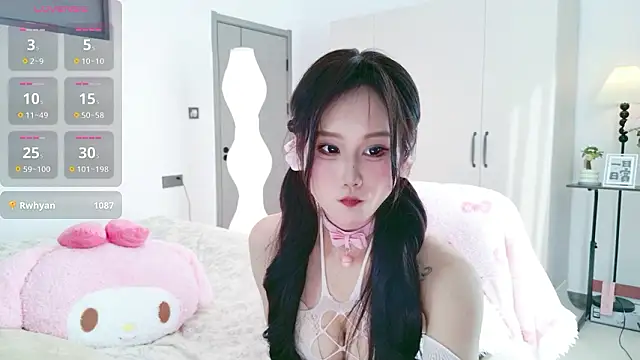 schoolgirl-nurse's cam snapshot