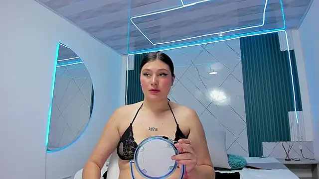 Dani_Gwyneth's cam snapshot