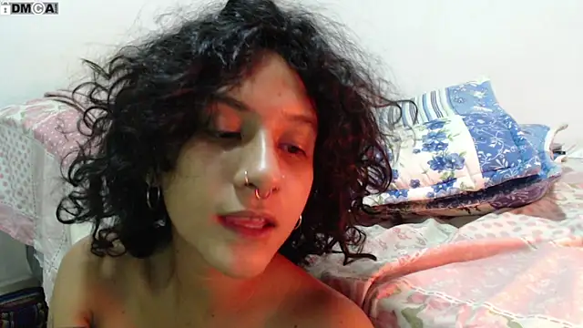 AlinaWoolf_'s cam snapshot