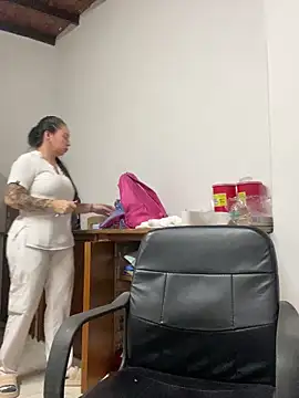 HealingHoney's cam snapshot