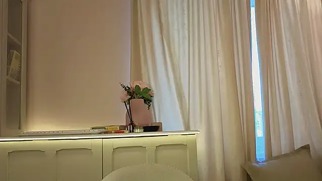 Alisia_Mars's cam snapshot