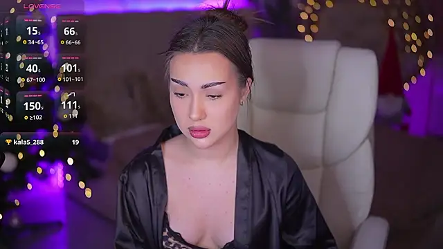 OliviaMoore_'s cam snapshot