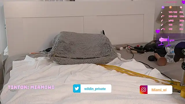 Emma4you's cam snapshot