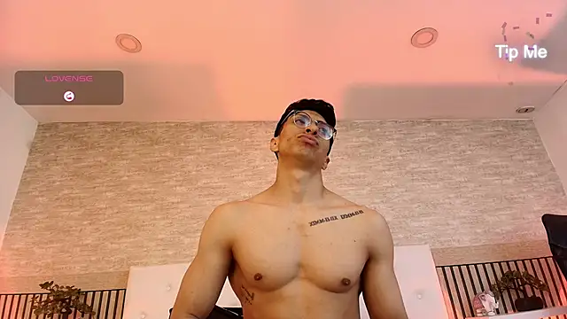 ApoloCruz live sex cam