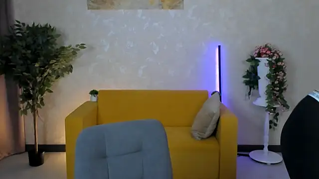 FlirtyAura's cam snapshot