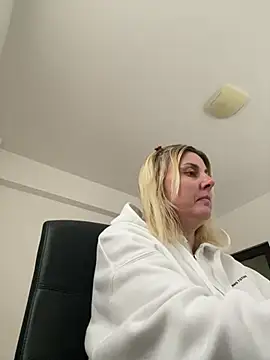 Amelia9798's cam snapshot