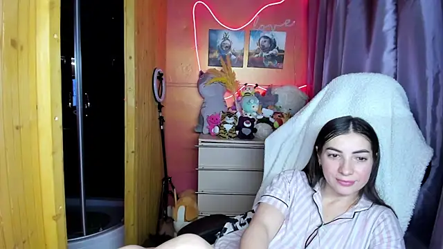 Fiery_Brunette_'s cam snapshot