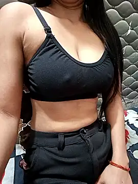 C-u-t-e-Sh-a-r-ma_Ji's cam snapshot