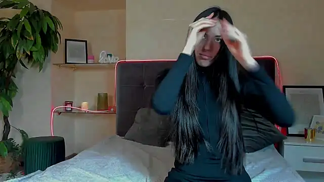 AdrianaCult's cam snapshot