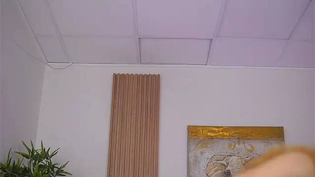 LaraSynn's cam snapshot