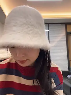 Qrooo's cam snapshot