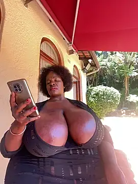 xXXSexyamazon's cam snapshot