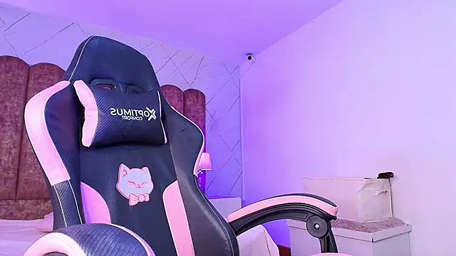 Fluffy_Bubble21's cam snapshot