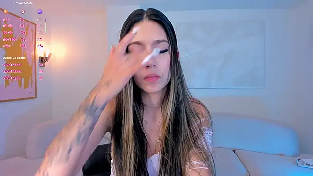 TaraLawrence's cam snapshot