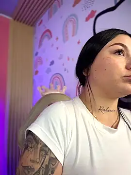 Megaan__More's cam snapshot