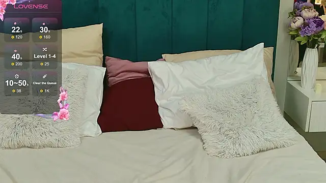 JulieHill's cam snapshot