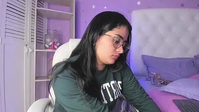 scarlette_15_'s cam snapshot